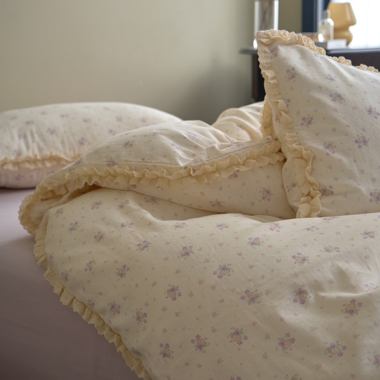 91家纺网 家纺一手货源 找家纺 洋铭区（原狠狠爱） 2026新款双层纱皱皱纱花边四件套系列 控价：控价劵后不得低于 198元/228元/248元 紫丁香花