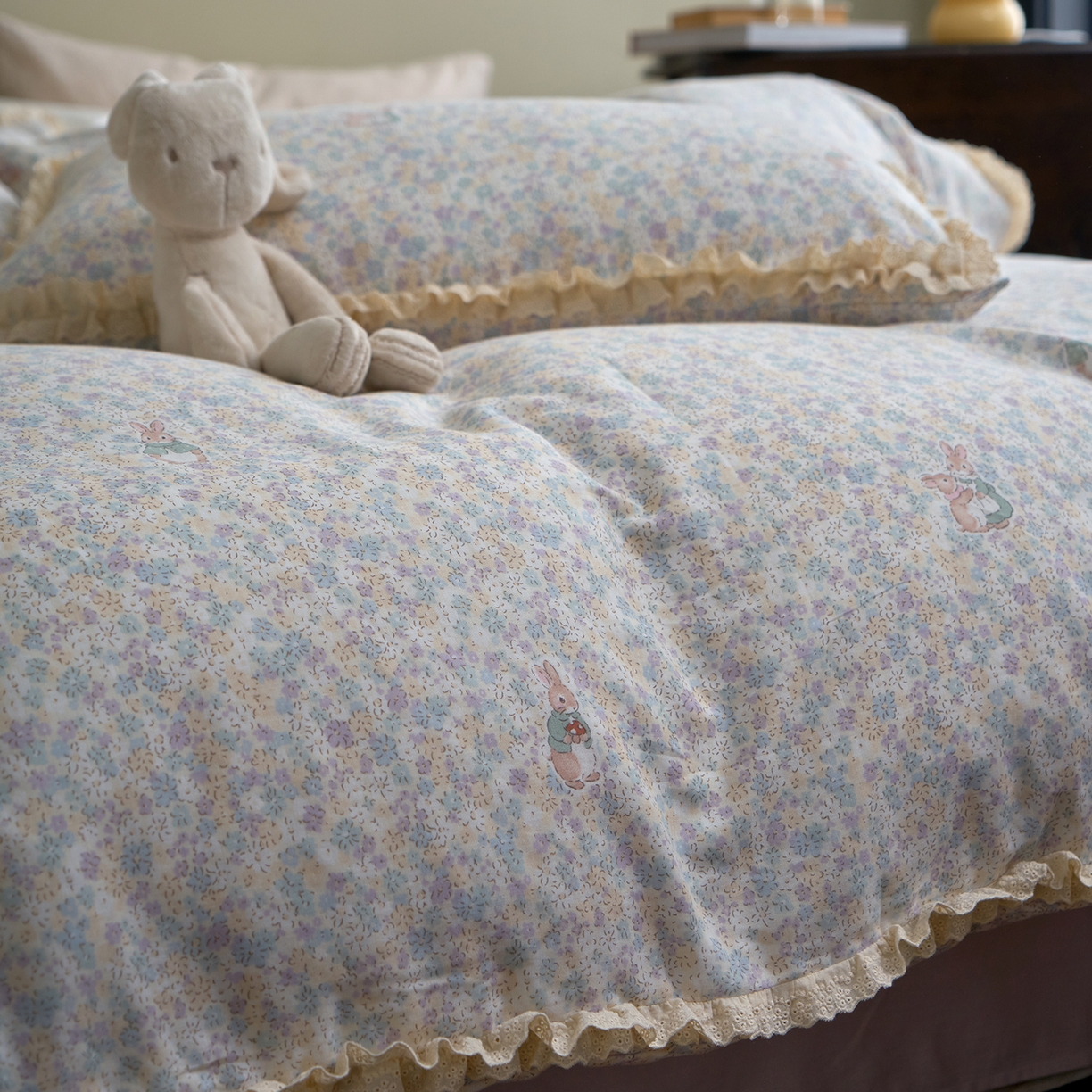 91家纺网 家纺一手货源 找家纺 洋铭区（原狠狠爱） 2026新款双层纱皱皱纱花边四件套系列 控价：控价劵后不得低于 198元/228元/248元 紫萝小兔