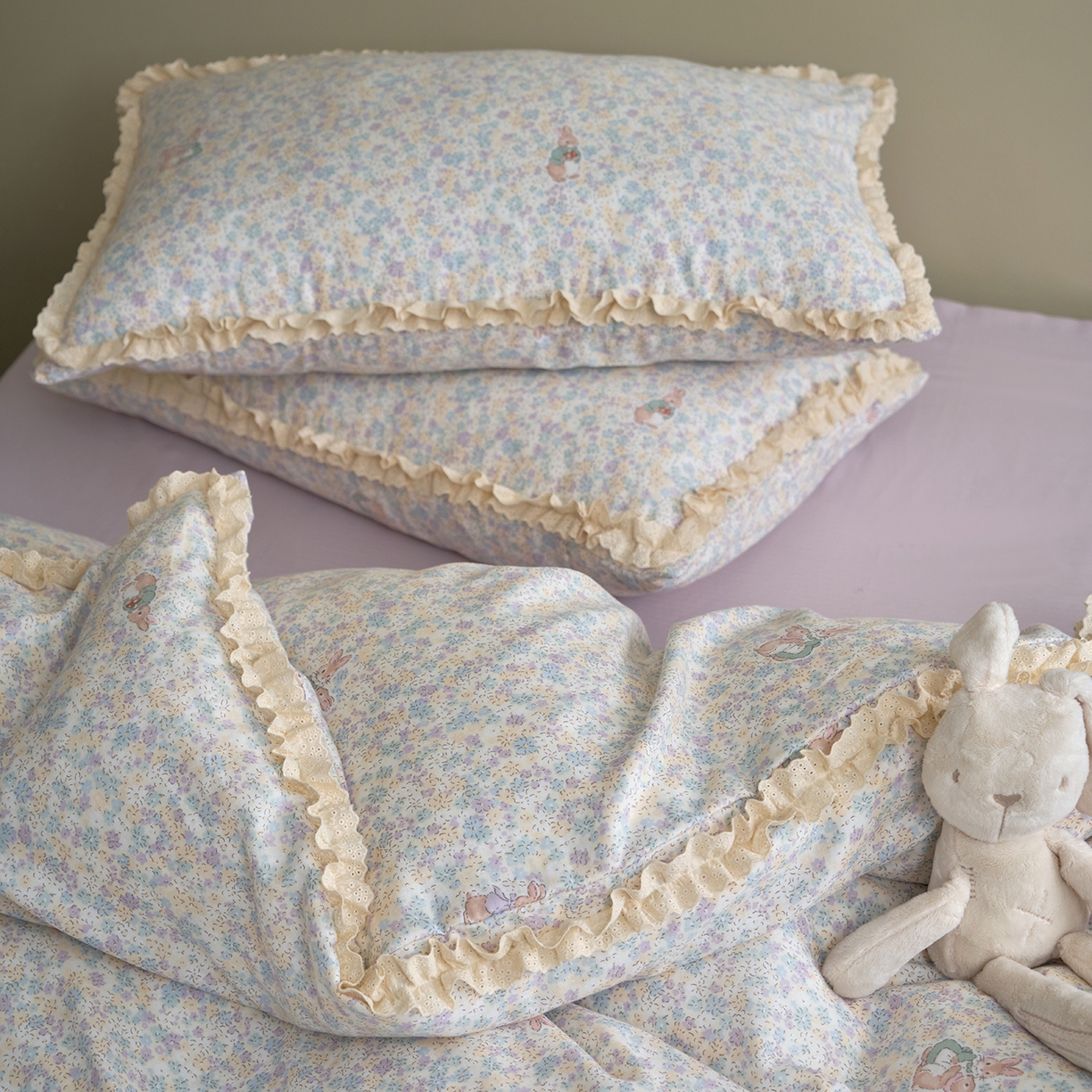 91家纺网 家纺一手货源 找家纺 洋铭区（原狠狠爱） 2026新款双层纱皱皱纱花边四件套系列 控价：控价劵后不得低于 198元/228元/248元 紫萝小兔