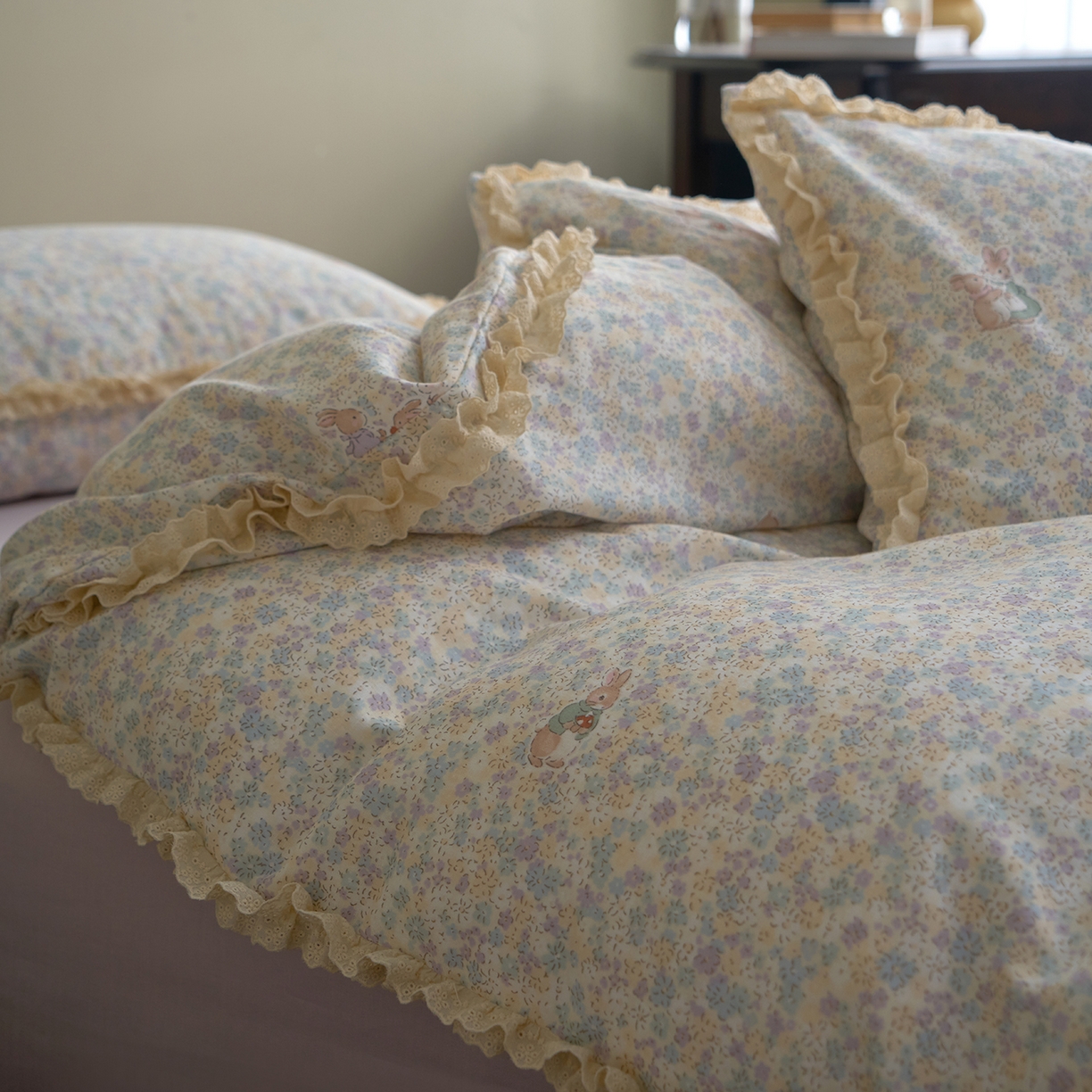 91家纺网 家纺一手货源 找家纺 洋铭区（原狠狠爱） 2026新款双层纱皱皱纱花边四件套系列 控价：控价劵后不得低于 198元/228元/248元 紫萝小兔