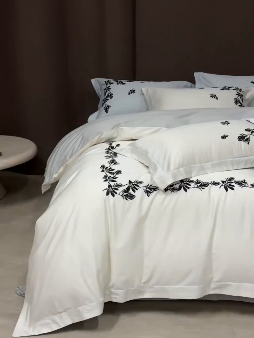 91家纺网 家纺一手货源 找家纺 优悦生活馆 2026新款舒适冰丝刺绣四件套-绽放 绽放-白