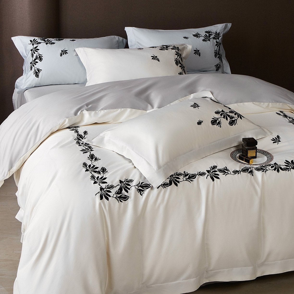 91家纺网 家纺一手货源 找家纺 （总）优悦生活馆 2026新款舒适冰丝刺绣四件套-绽放