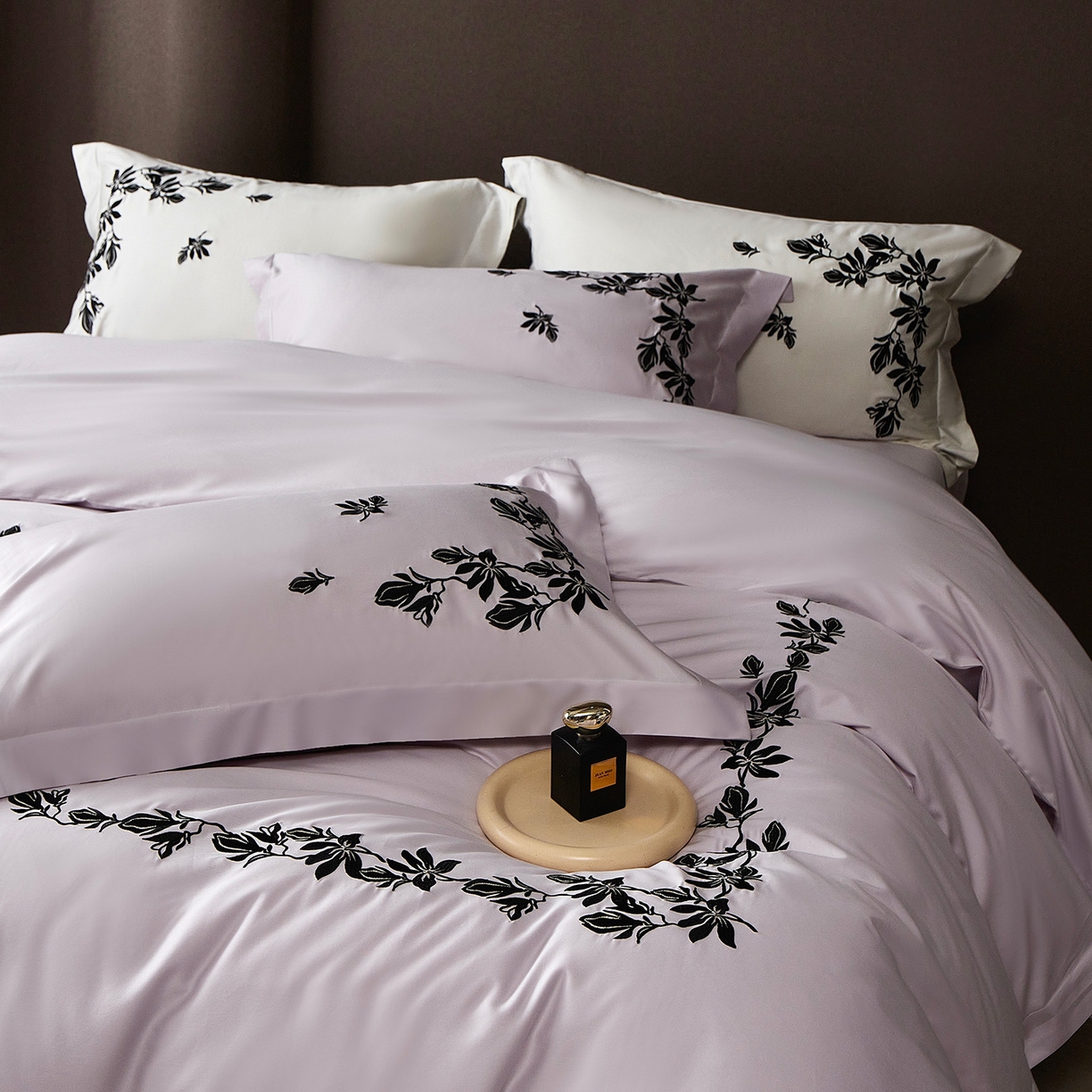 91家纺网 家纺一手货源 找家纺 优悦生活馆 2026新款舒适冰丝刺绣四件套-绽放 绽放-紫