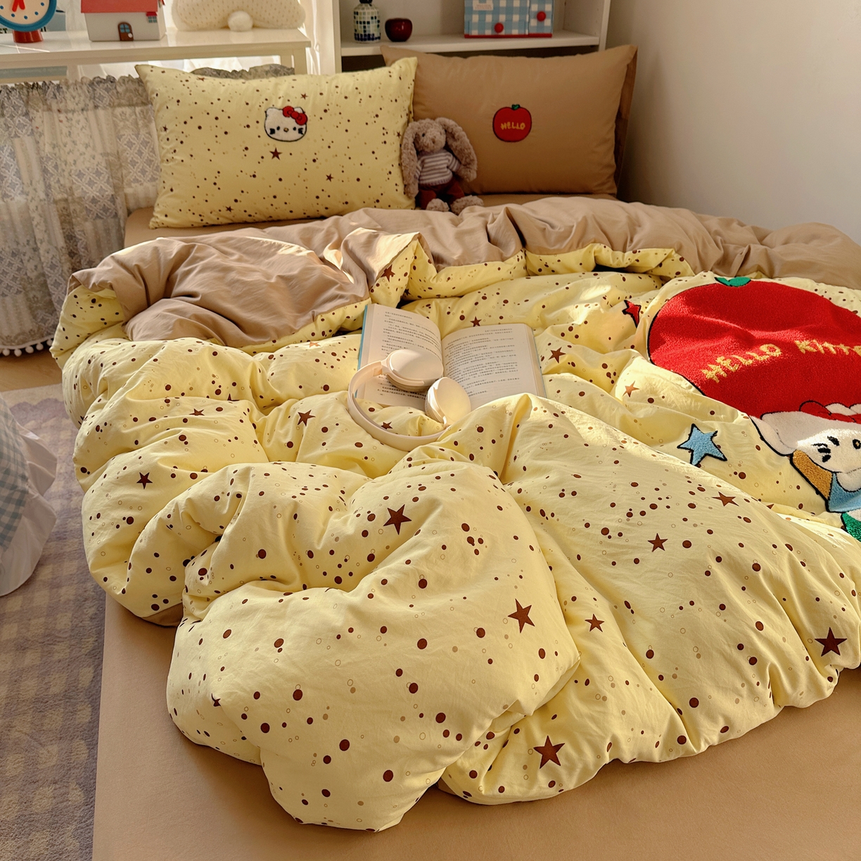 91家纺网 家纺一手货源 找家纺 玉海棠家纺 2026新款高克重超软糯可爱系毛巾绣四件套 apple猫