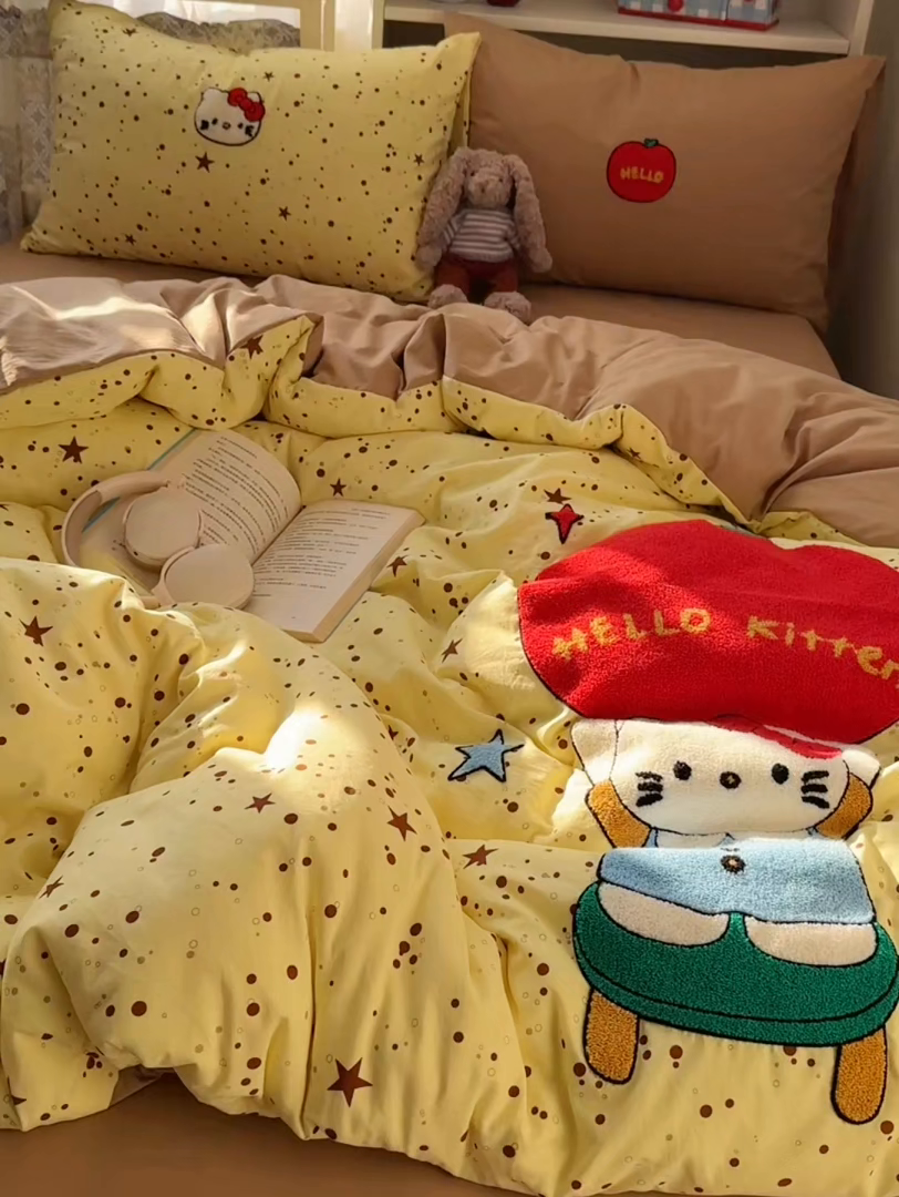 91家纺网 家纺一手货源 找家纺 玉海棠家纺 2026新款高克重超软糯可爱系毛巾绣四件套 apple猫