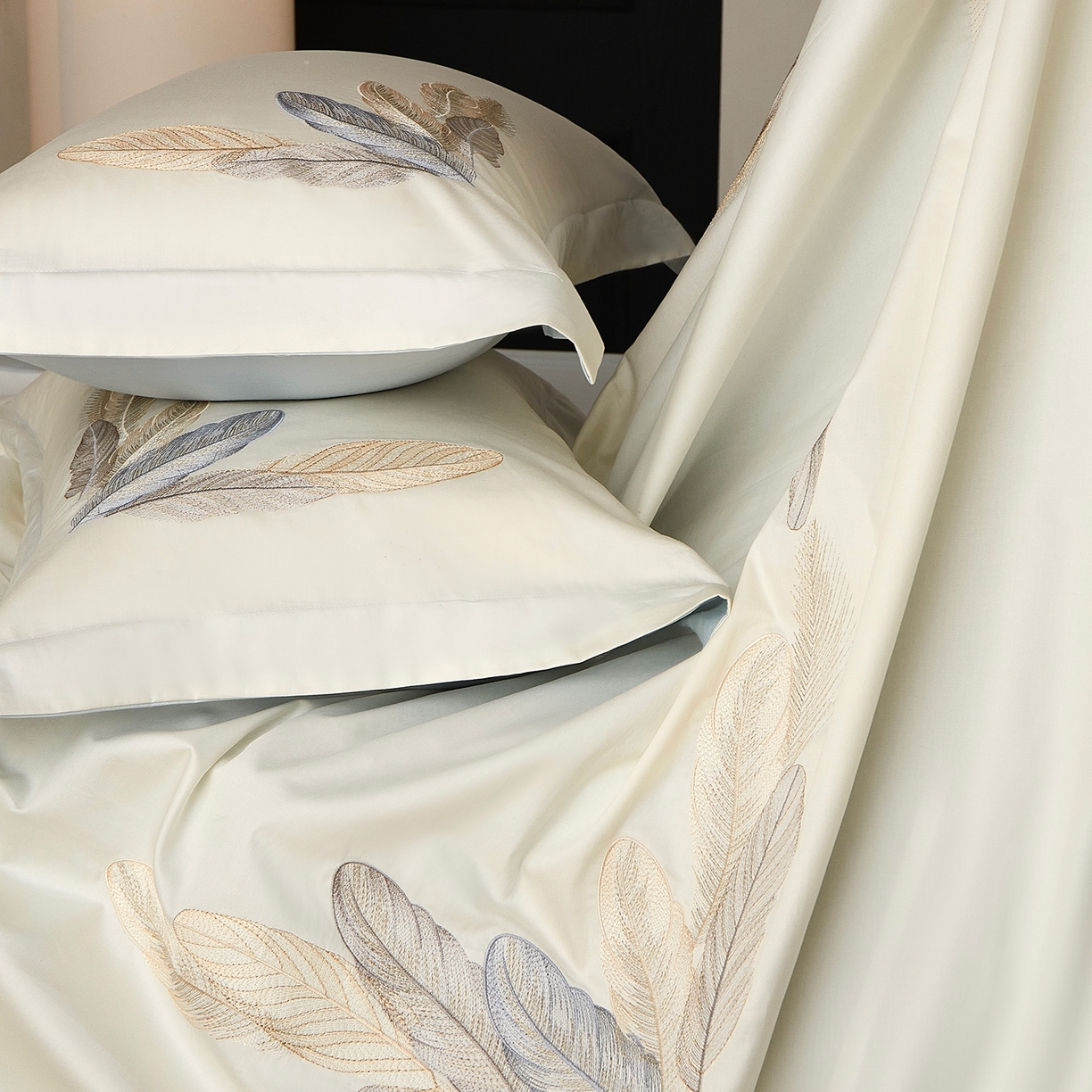 91家纺网 家纺一手货源 找家纺 优悦生活馆 2026新款冰丝刺绣四件套-露晞 露晞-白