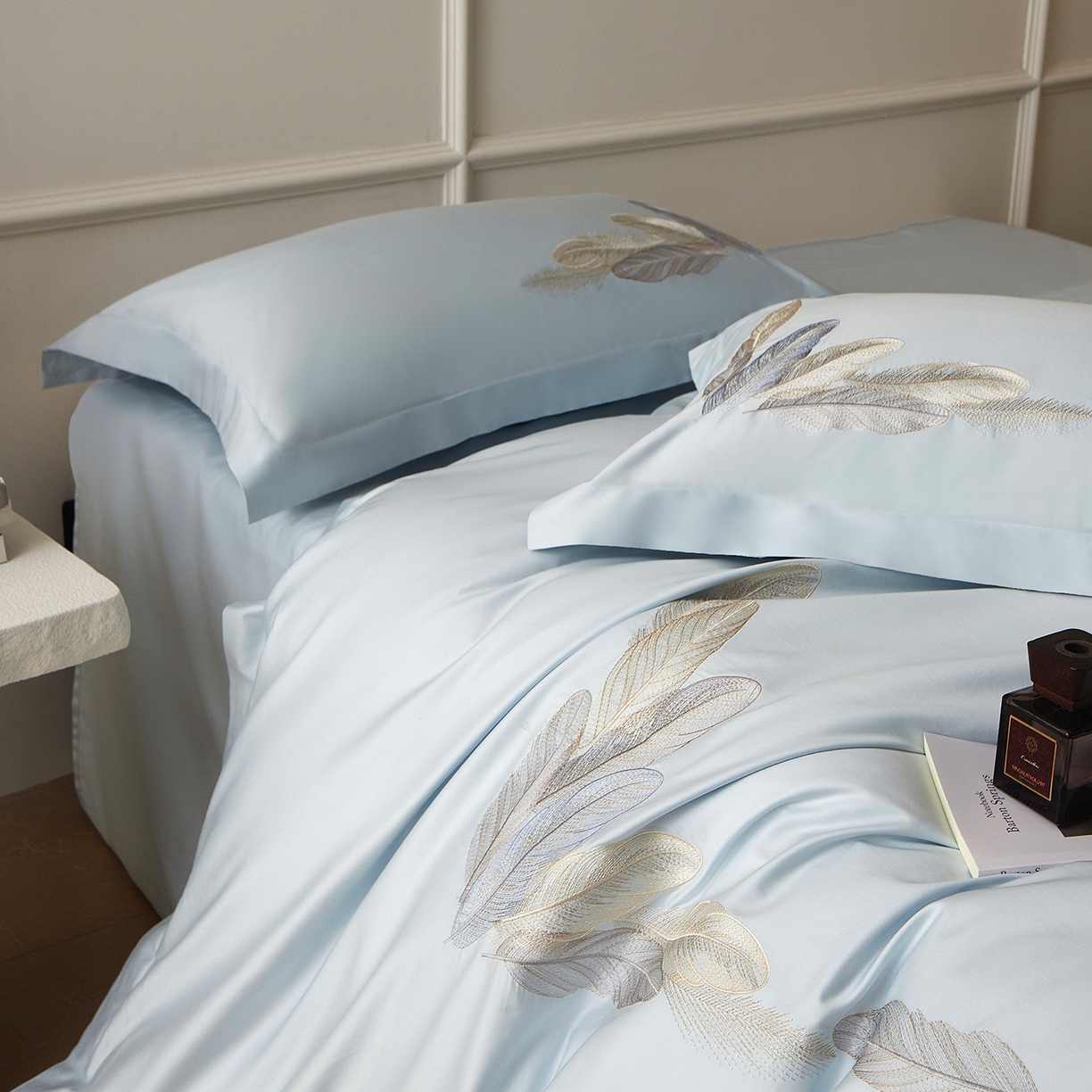 91家纺网 家纺一手货源 找家纺 优悦生活馆 2026新款冰丝刺绣四件套-露晞 露晞-蓝