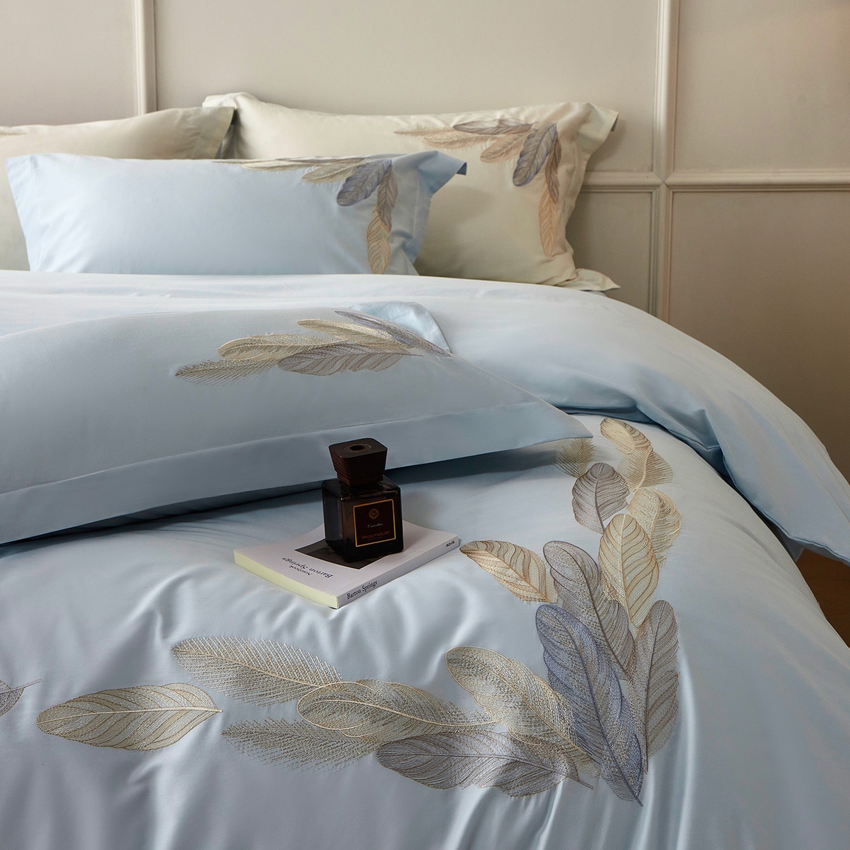 91家纺网 家纺一手货源 找家纺 优悦生活馆 2026新款冰丝刺绣四件套-露晞 露晞-蓝