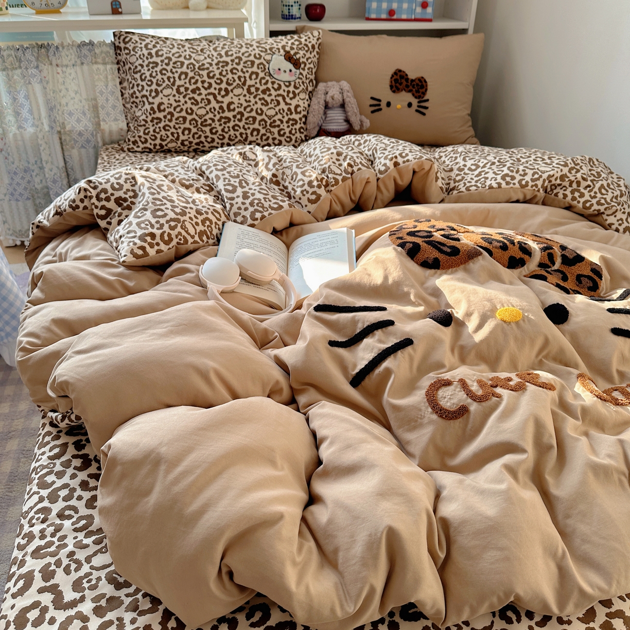 91家纺网 家纺一手货源 找家纺 玉海棠家纺 2026新款高克重超软糯可爱系毛巾绣四件套 豹纹猫脸