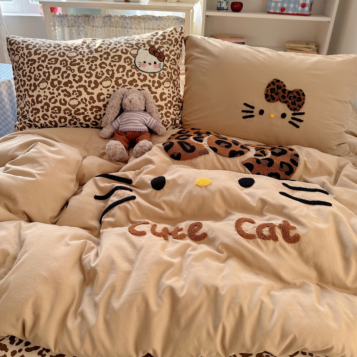 91家纺网 家纺一手货源 找家纺 玉海棠家纺 2026新款高克重超软糯可爱系毛巾绣四件套 豹纹猫脸