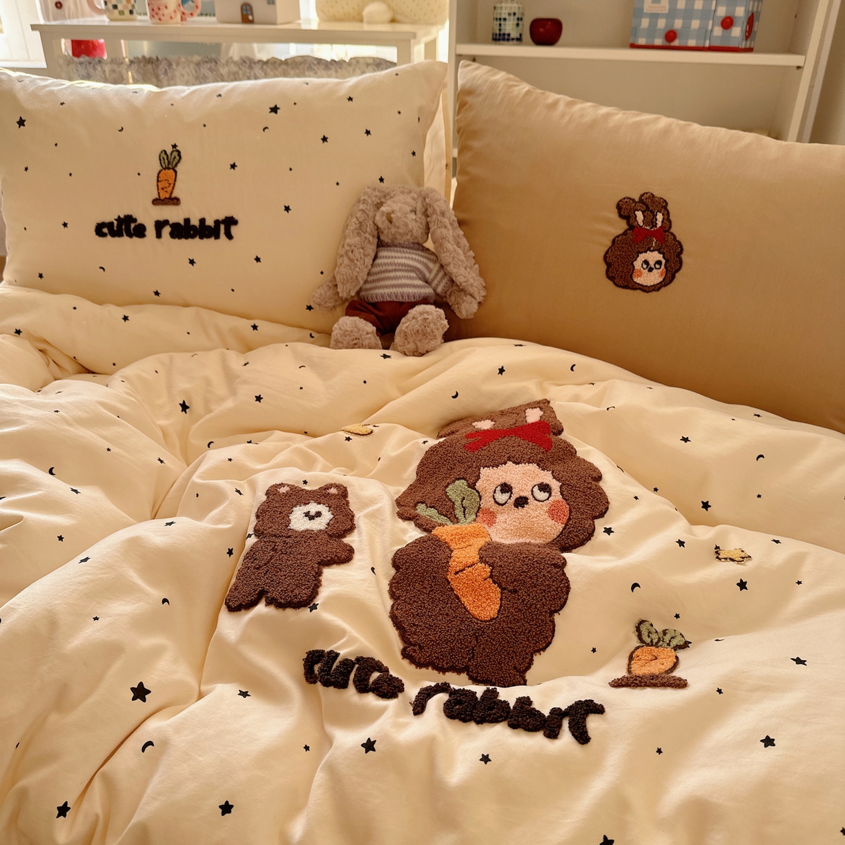 91家纺网 家纺一手货源 找家纺 玉海棠家纺 2026新款高克重超软糯可爱系毛巾绣四件套 萝卜星星呀