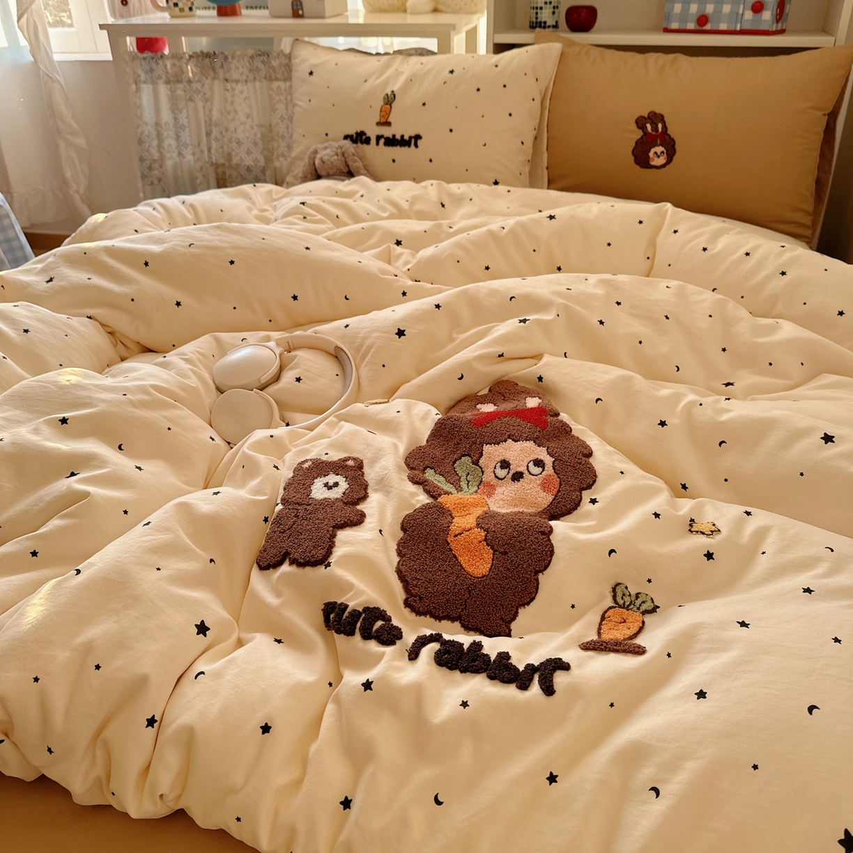 91家纺网 家纺一手货源 找家纺 玉海棠家纺 2026新款高克重超软糯可爱系毛巾绣四件套 萝卜星星呀