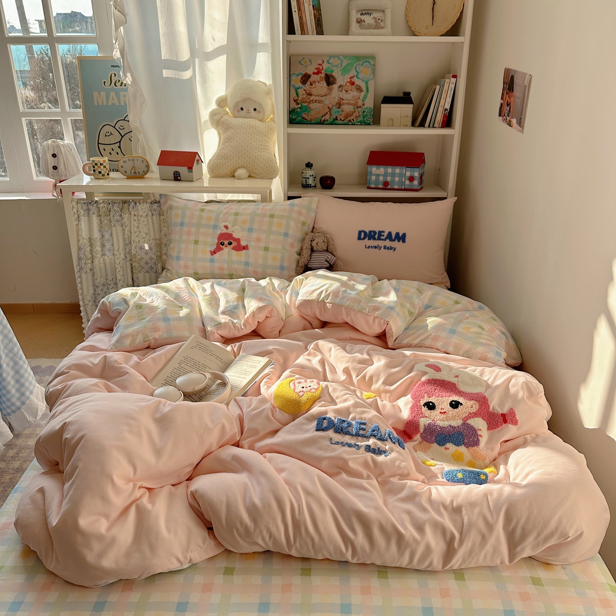 91家纺网 家纺一手货源 找家纺 玉海棠家纺 2026新款高克重超软糯可爱系毛巾绣四件套 萝莉女孩