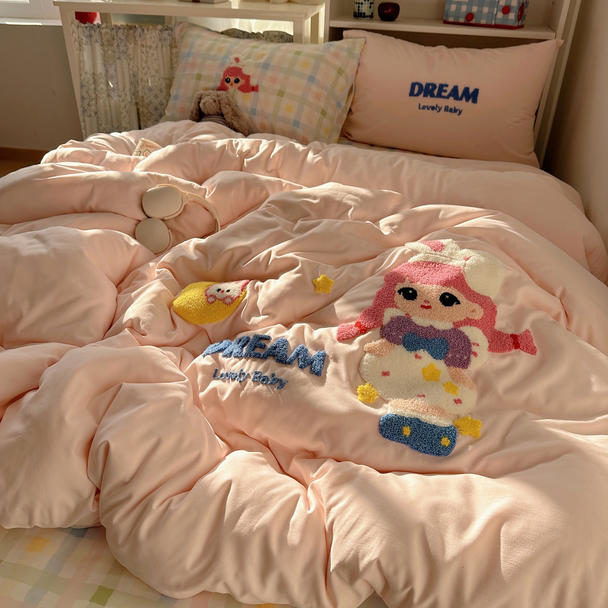 91家纺网 家纺一手货源 找家纺 玉海棠家纺 2026新款高克重超软糯可爱系毛巾绣四件套 萝莉女孩