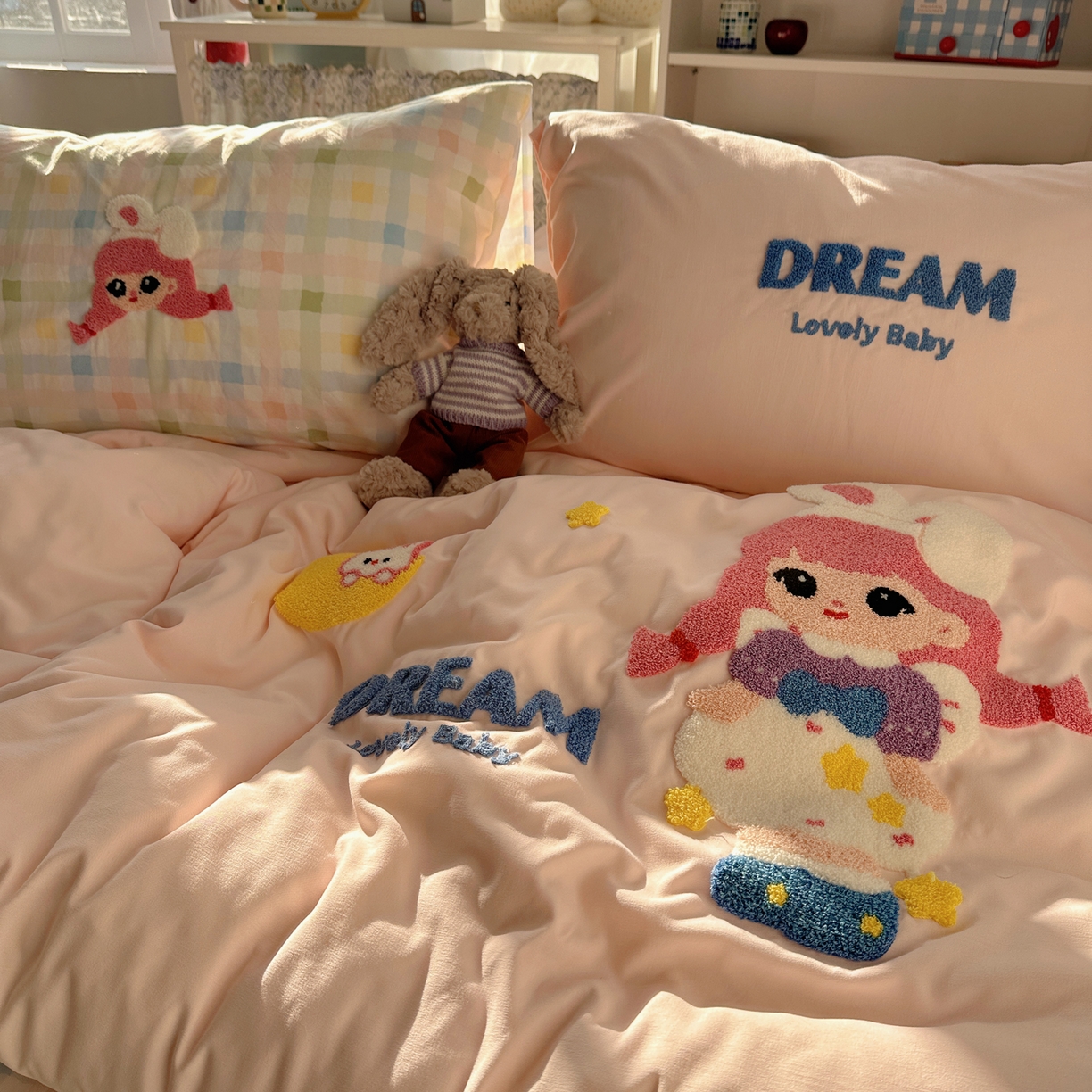 91家纺网 家纺一手货源 找家纺 玉海棠家纺 2026新款高克重超软糯可爱系毛巾绣四件套 萝莉女孩