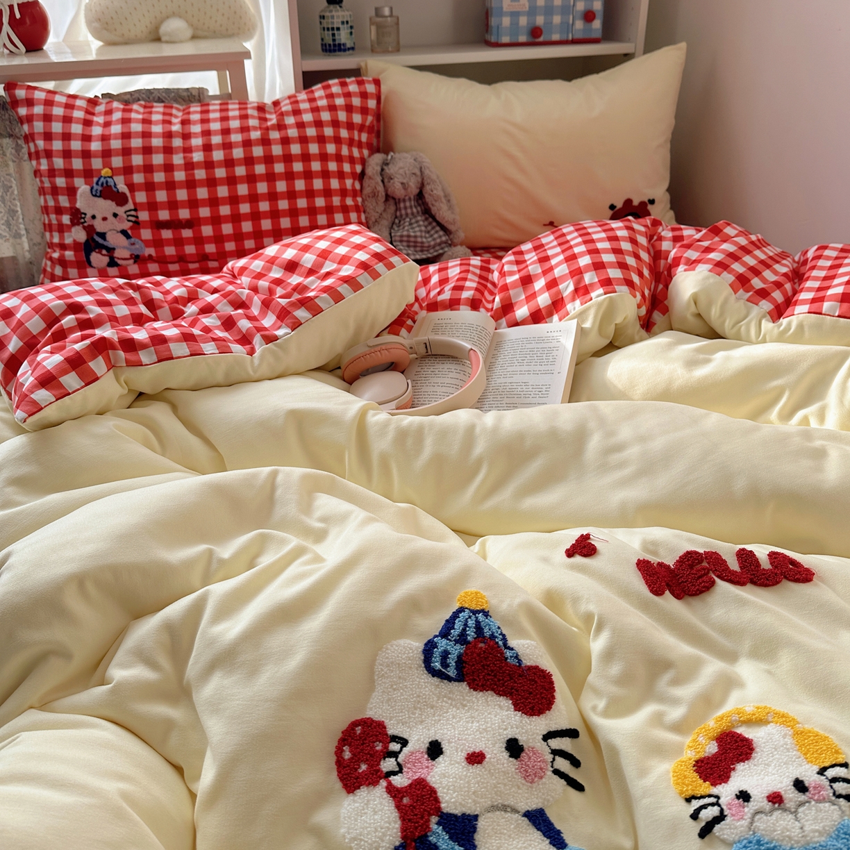 91家纺网 家纺一手货源 找家纺 玉海棠家纺 2026新款高克重超软糯可爱系毛巾绣四件套 猫咪奈斯