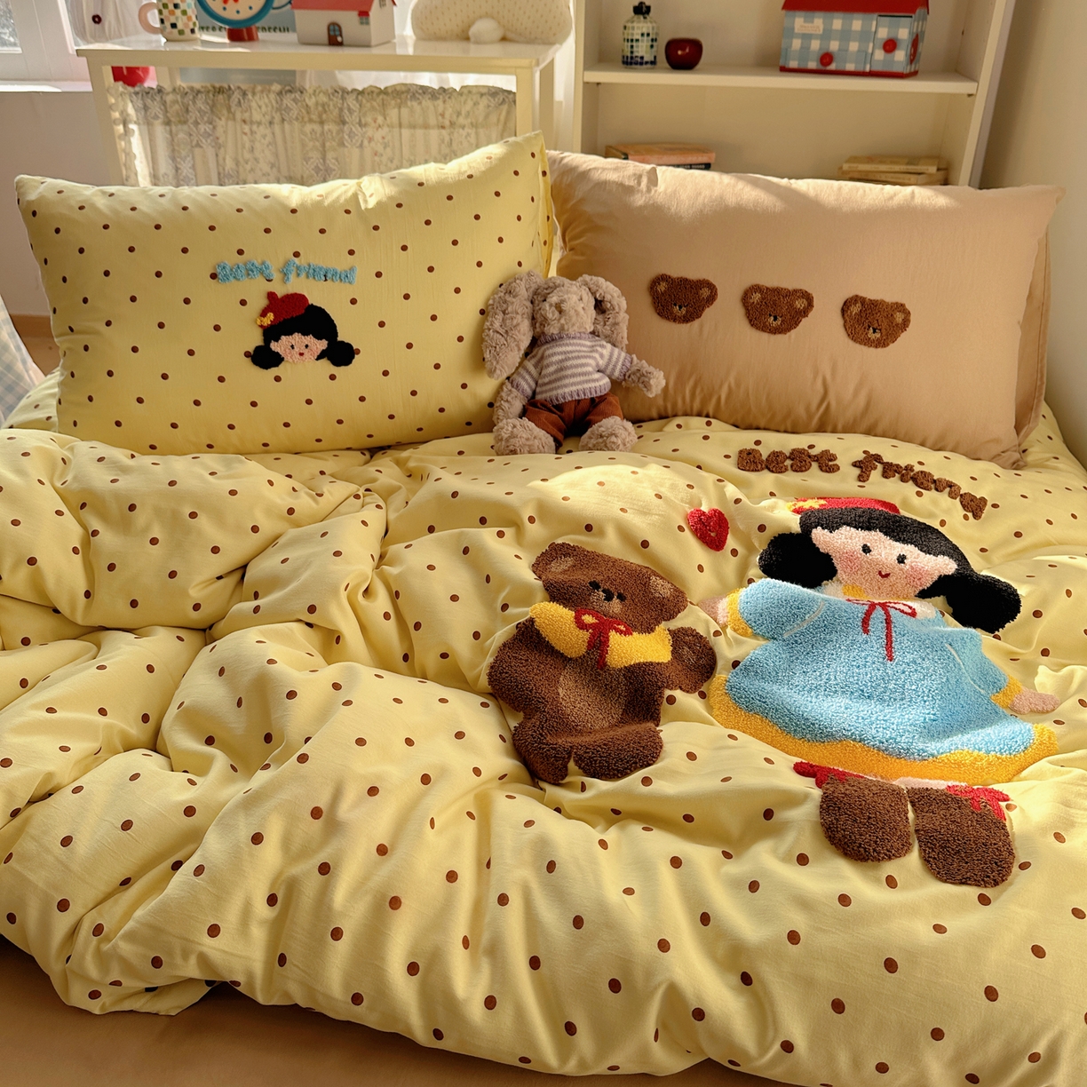 91家纺网 家纺一手货源 找家纺 玉海棠家纺 2026新款高克重超软糯可爱系毛巾绣四件套 萌妹与熊