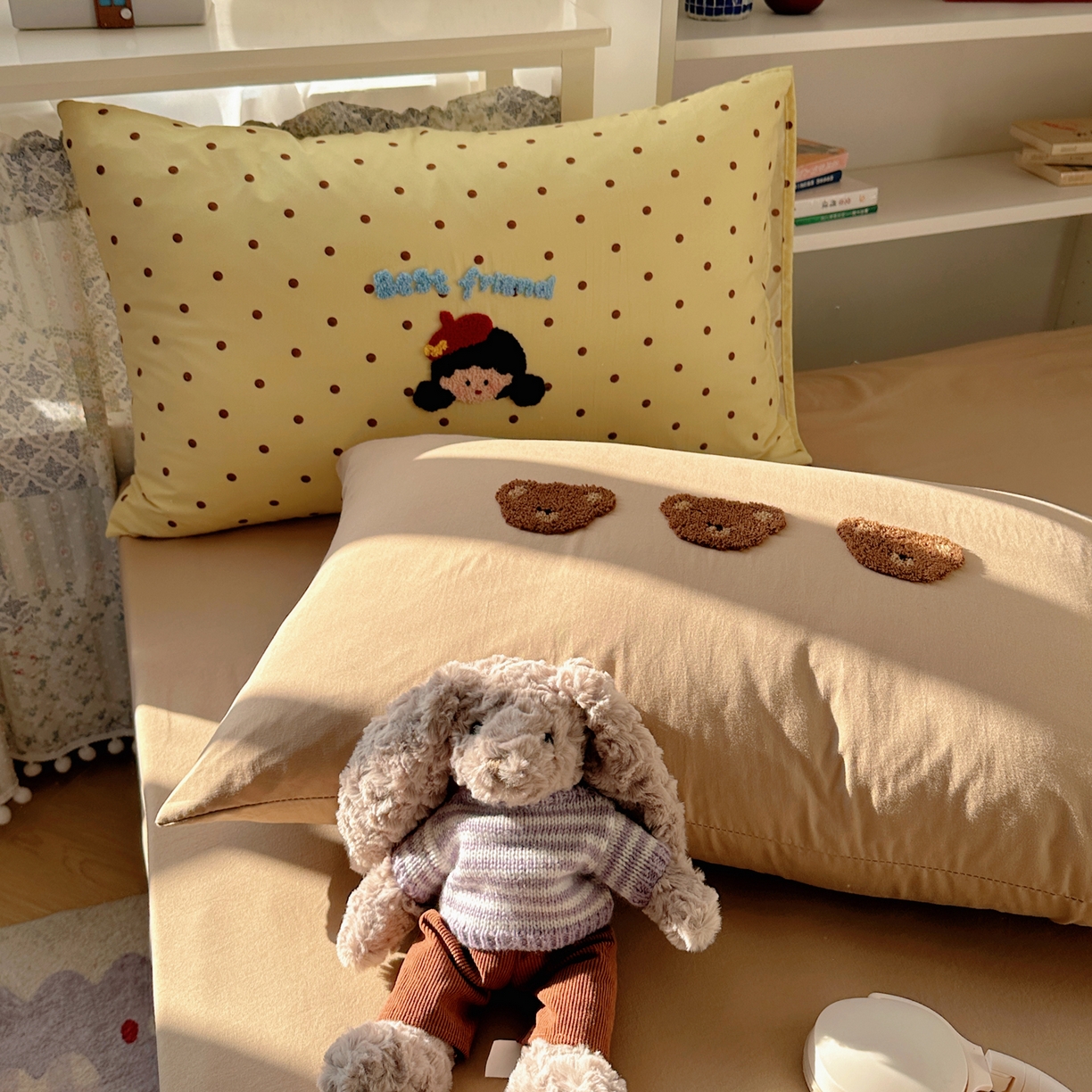 91家纺网 家纺一手货源 找家纺 玉海棠家纺 2026新款高克重超软糯可爱系毛巾绣四件套 萌妹与熊