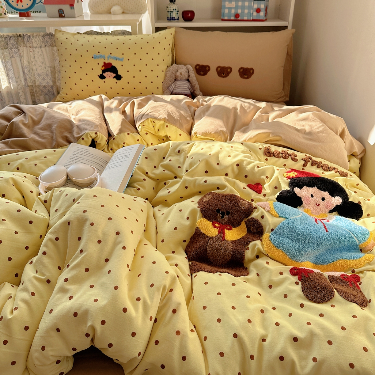 91家纺网 家纺一手货源 找家纺 玉海棠家纺 2026新款高克重超软糯可爱系毛巾绣四件套 萌妹与熊