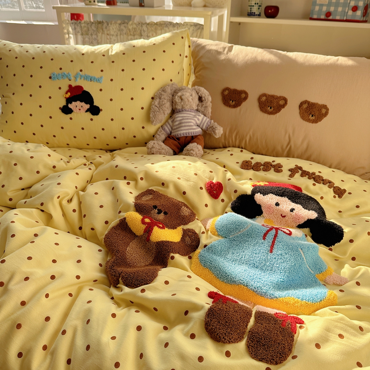 91家纺网 家纺一手货源 找家纺 玉海棠家纺 2026新款高克重超软糯可爱系毛巾绣四件套 萌妹与熊