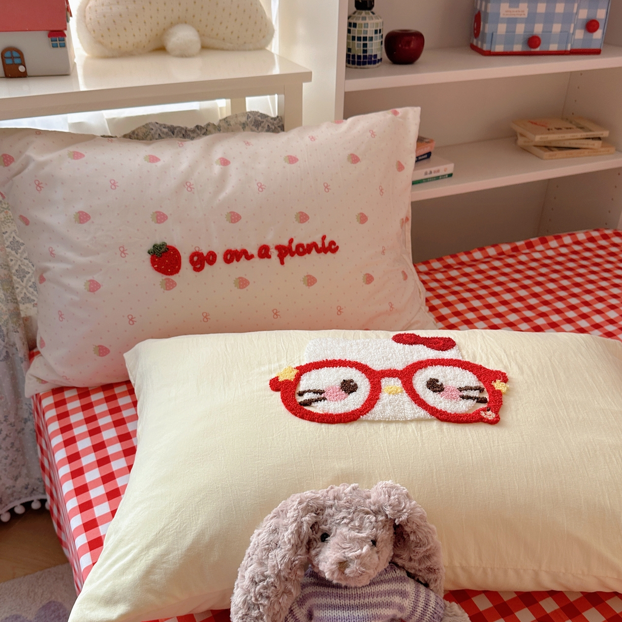 91家纺网 家纺一手货源 找家纺 玉海棠家纺 2026新款高克重超软糯可爱系毛巾绣四件套 时髦小猫