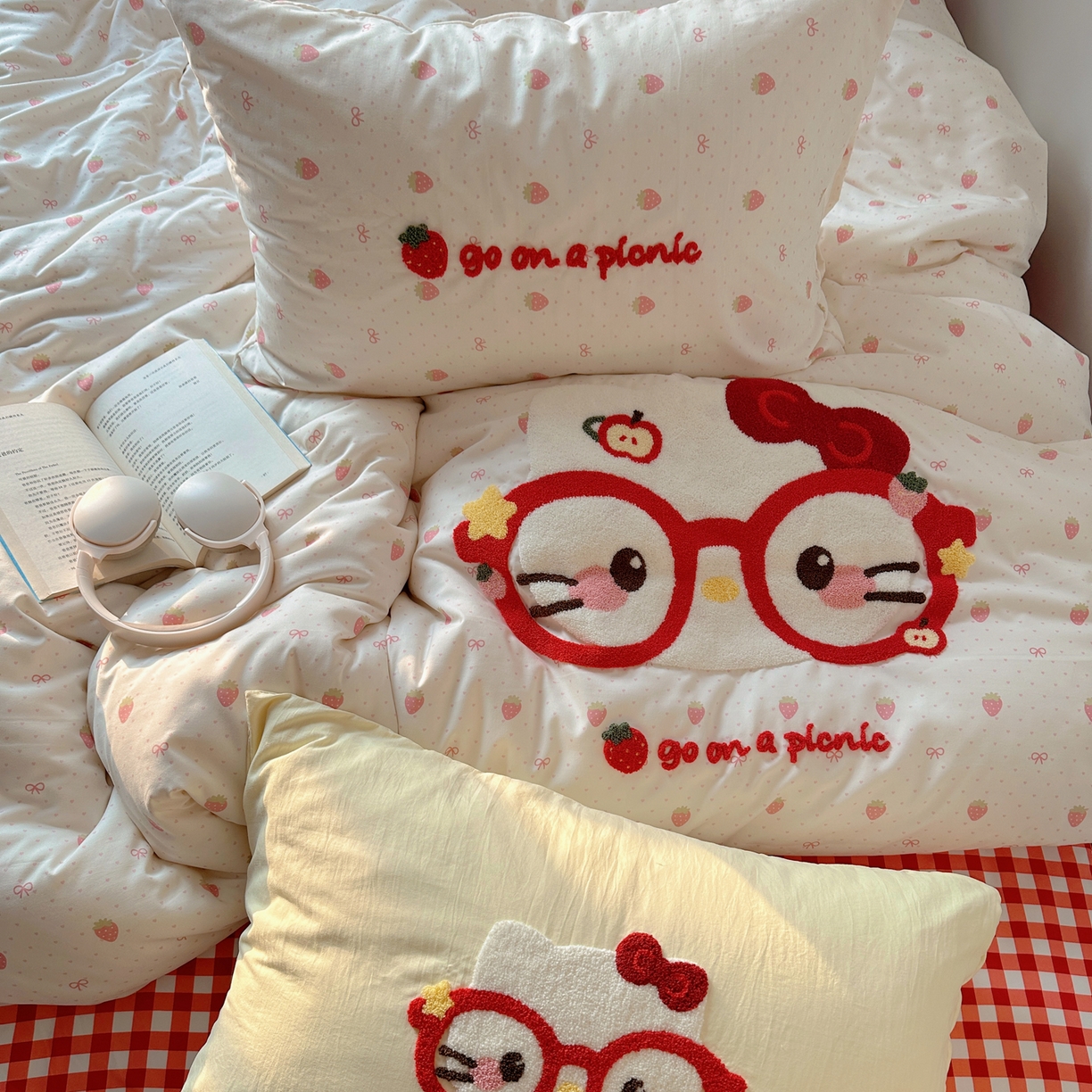 91家纺网 家纺一手货源 找家纺 玉海棠家纺 2026新款高克重超软糯可爱系毛巾绣四件套 时髦小猫