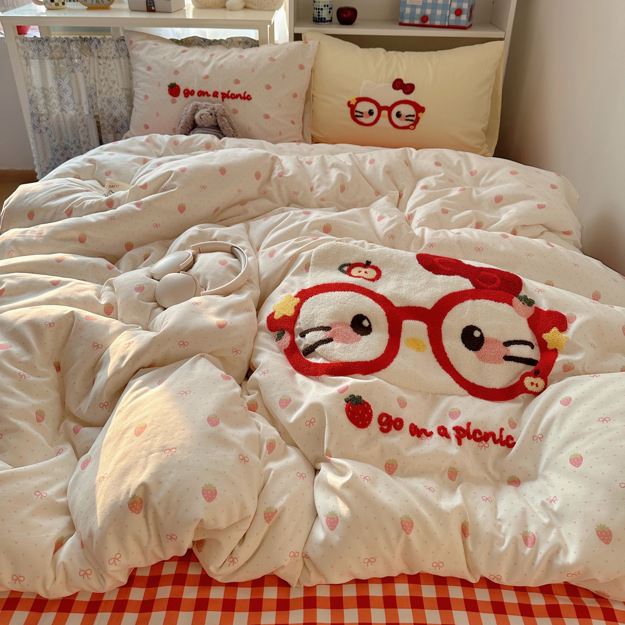 91家纺网 家纺一手货源 找家纺 玉海棠家纺 2026新款高克重超软糯可爱系毛巾绣四件套 时髦小猫