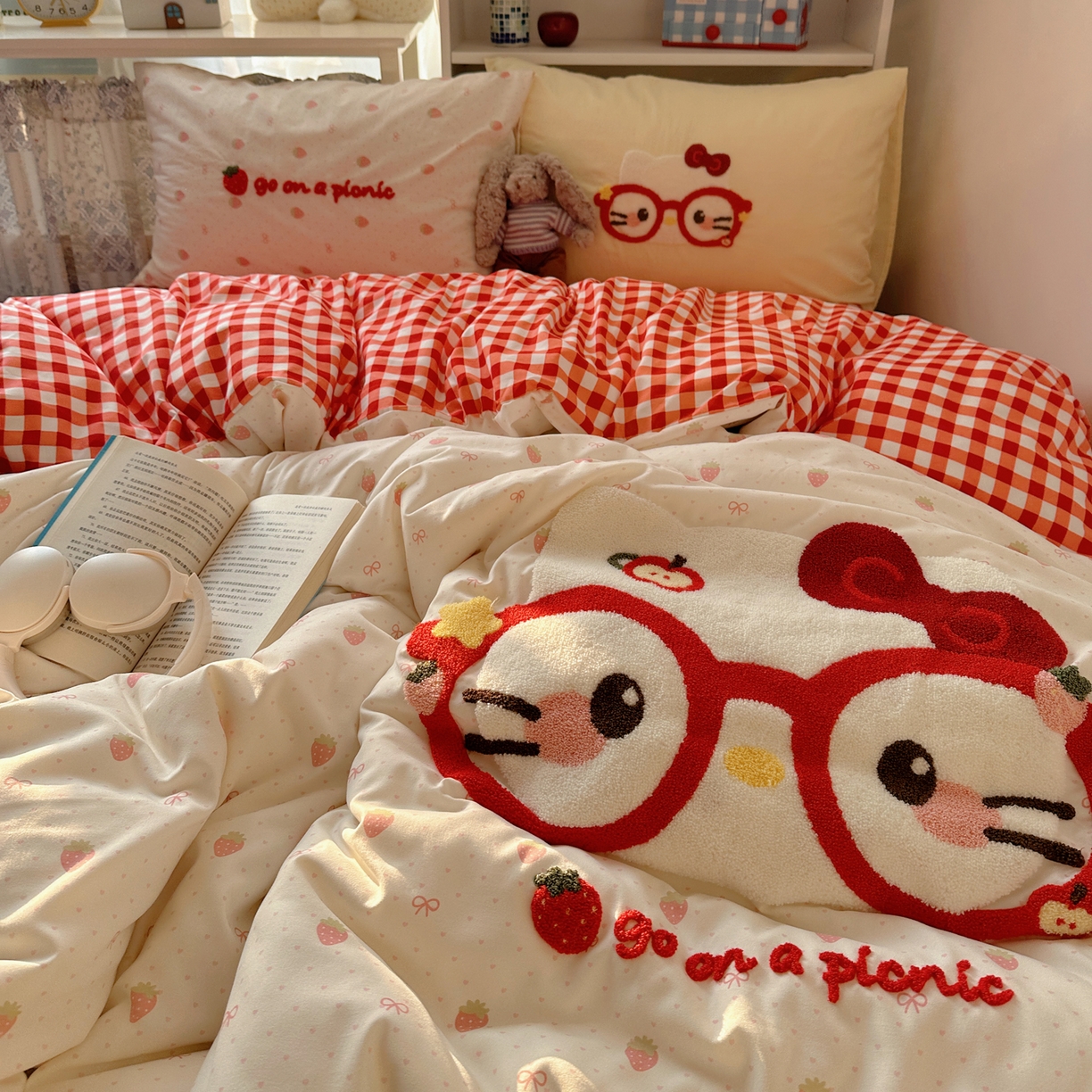 91家纺网 家纺一手货源 找家纺 玉海棠家纺 2026新款高克重超软糯可爱系毛巾绣四件套 时髦小猫