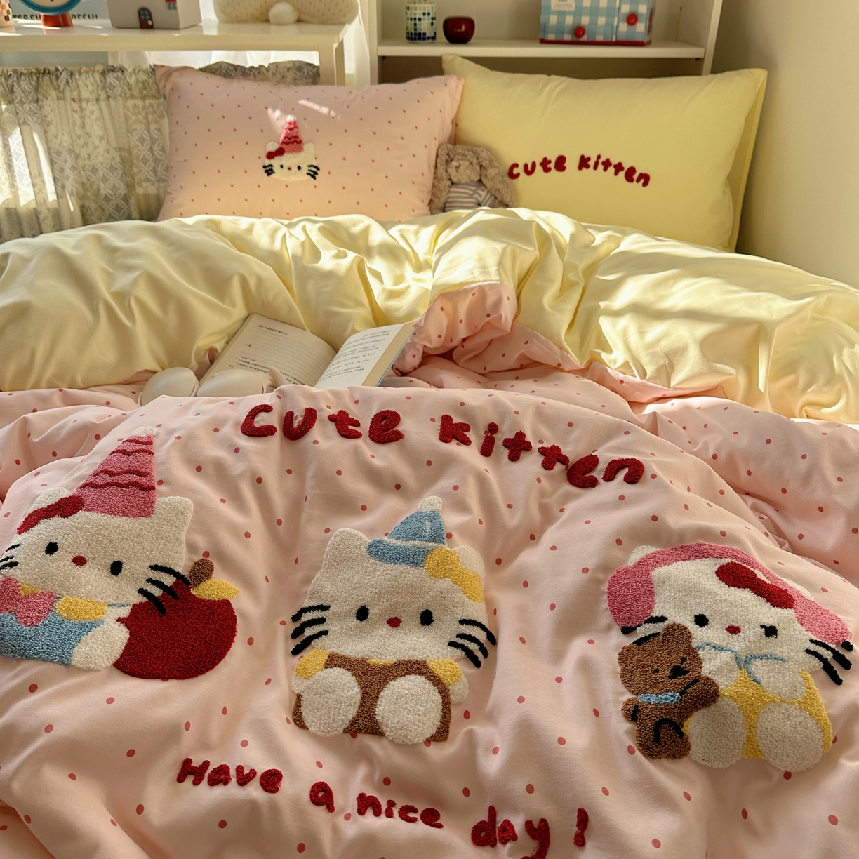 91家纺网 家纺一手货源 找家纺 玉海棠家纺 2026新款高克重超软糯可爱系毛巾绣四件套 甜粉三小只