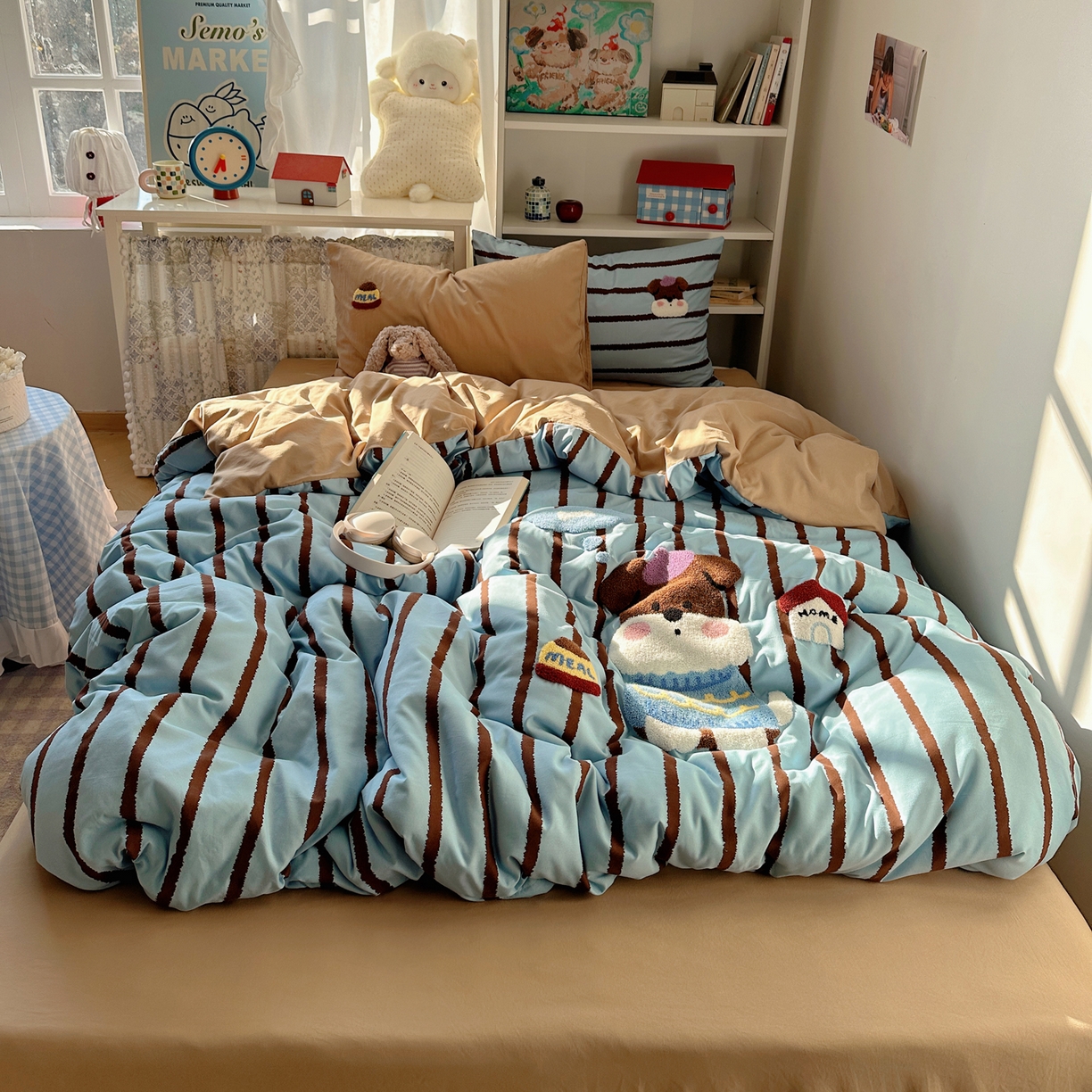 91家纺网 家纺一手货源 找家纺 玉海棠家纺 2026新款高克重超软糯可爱系毛巾绣四件套 小狗的屋