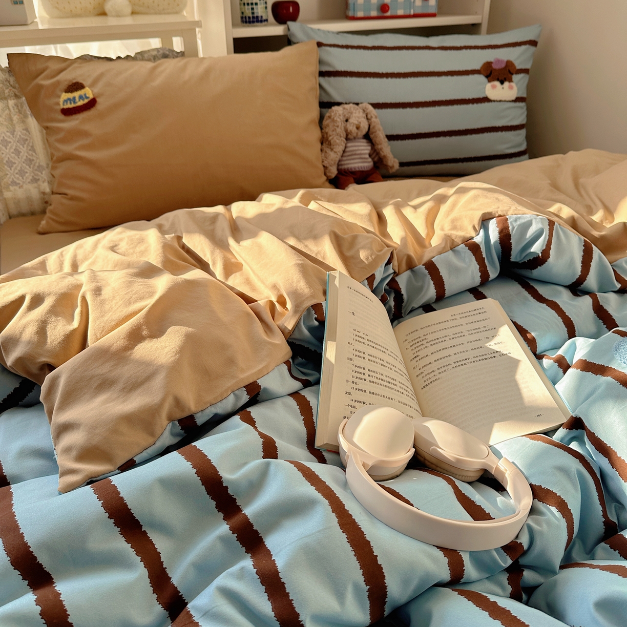 91家纺网 家纺一手货源 找家纺 玉海棠家纺 2026新款高克重超软糯可爱系毛巾绣四件套 小狗的屋