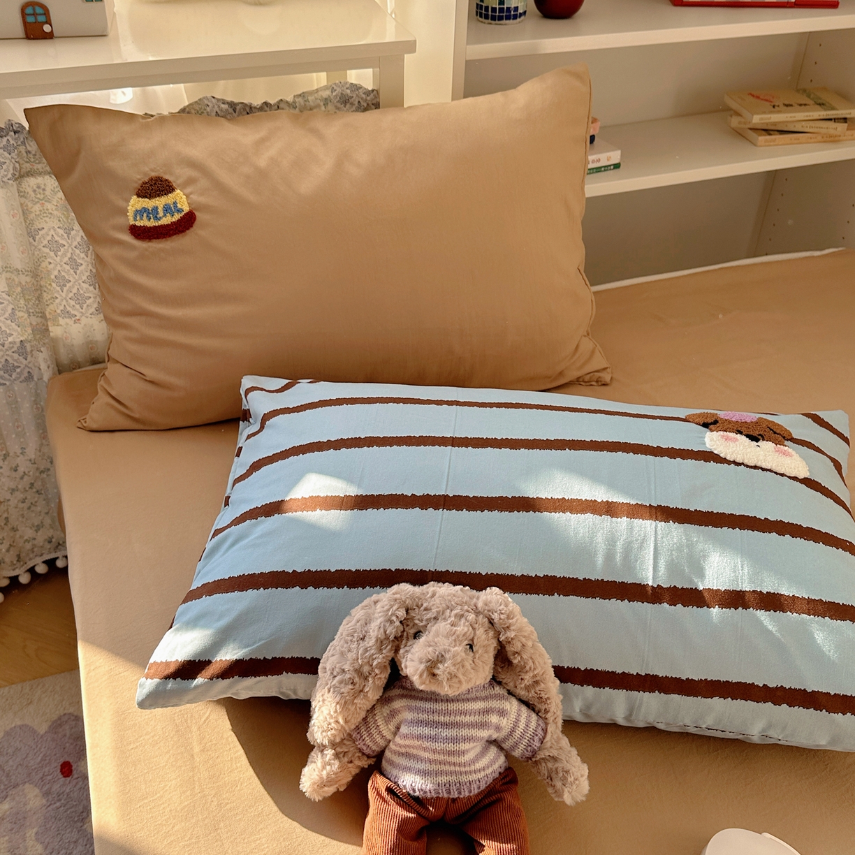 91家纺网 家纺一手货源 找家纺 玉海棠家纺 2026新款高克重超软糯可爱系毛巾绣四件套 小狗的屋