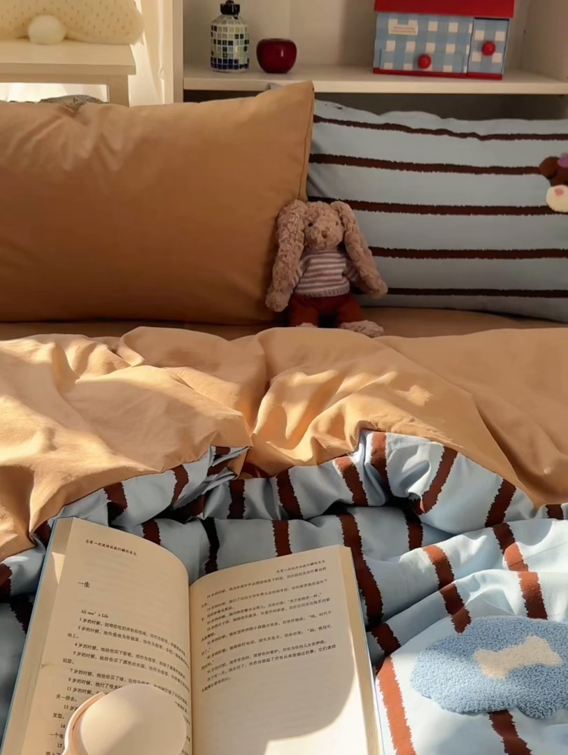 91家纺网 家纺一手货源 找家纺 玉海棠家纺 2026新款高克重超软糯可爱系毛巾绣四件套 小狗的屋