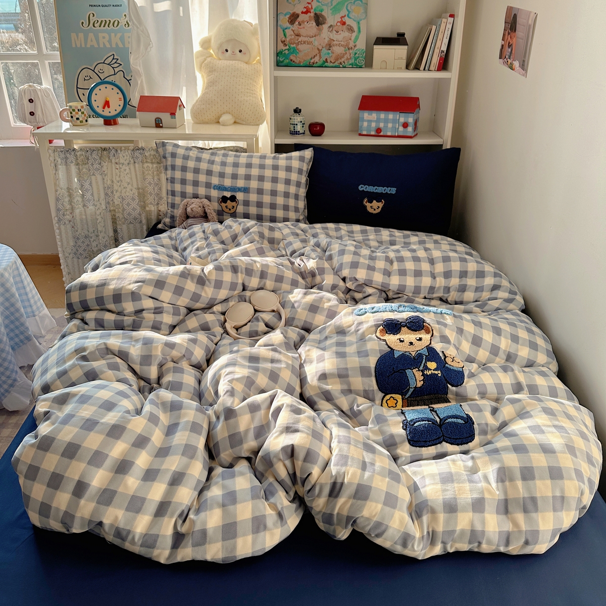 91家纺网 家纺一手货源 找家纺 玉海棠家纺 2026新款高克重超软糯可爱系毛巾绣四件套 学院小熊