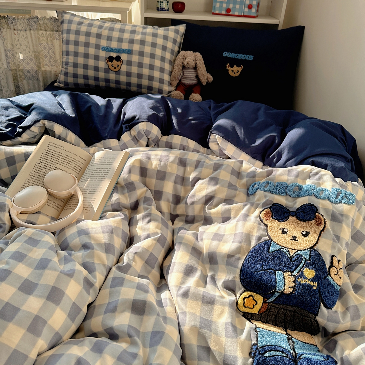 91家纺网 家纺一手货源 找家纺 玉海棠家纺 2026新款高克重超软糯可爱系毛巾绣四件套 学院小熊