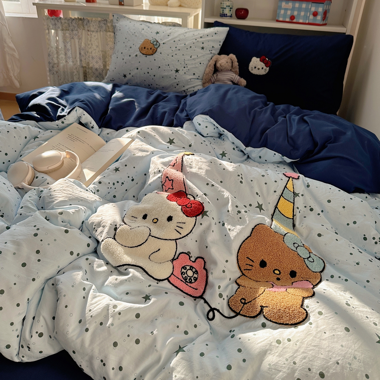 91家纺网 家纺一手货源 找家纺 玉海棠家纺 2026新款高克重超软糯可爱系毛巾绣四件套 约会猫咪