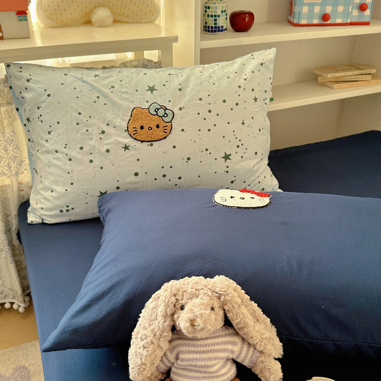 91家纺网 家纺一手货源 找家纺 玉海棠家纺 2026新款高克重超软糯可爱系毛巾绣四件套 约会猫咪