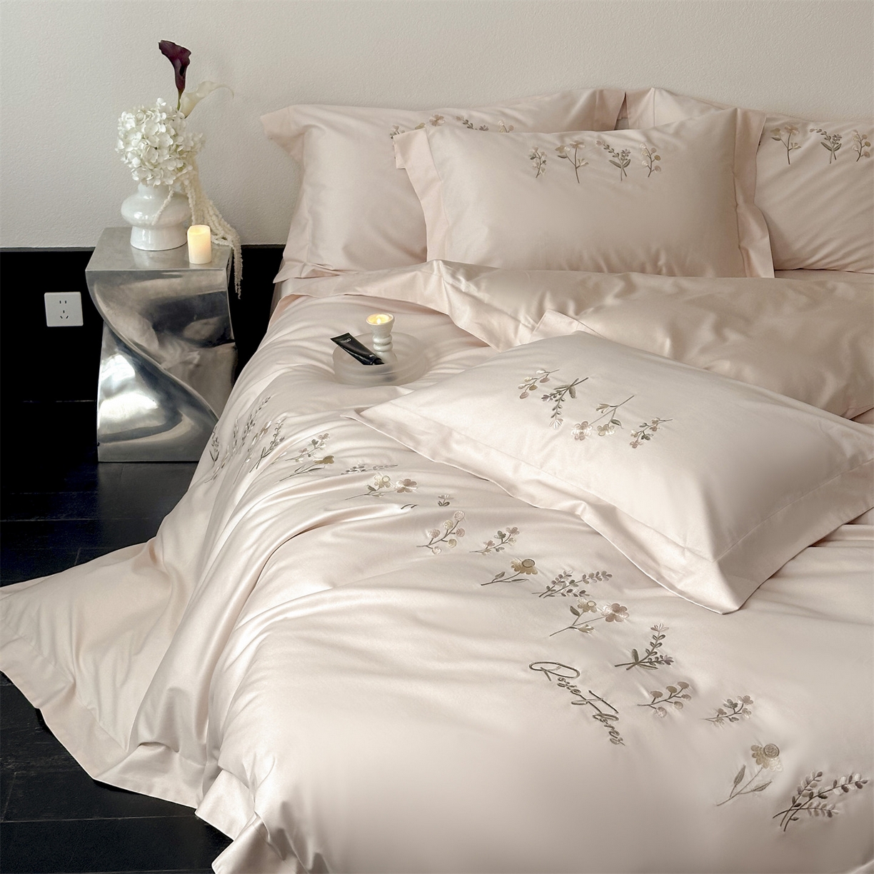 91家纺网 家纺一手货源 找家纺 泽西家纺+V17798841158发大图 2026新品刺绣50s双股全棉长绒棉纯棉宽边四件套-花有约 花有约-粉色