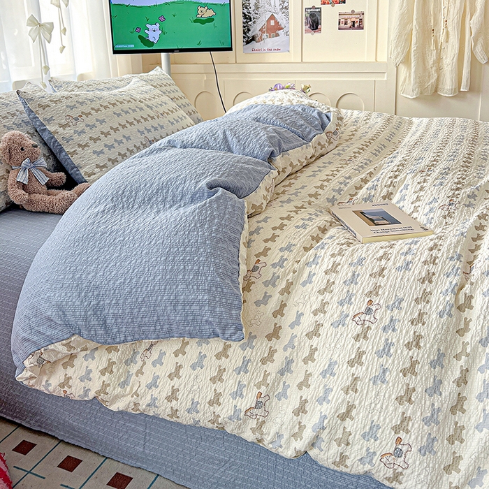 91家纺网 家纺一手货源 找家纺 一比一 2026春夏新款泡芙棉泡芙纱印花四件套-简单款 萌趣小马