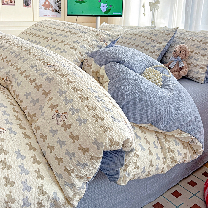 91家纺网 家纺一手货源 找家纺 一比一 2026春夏新款泡芙棉泡芙纱印花四件套-简单款 萌趣小马