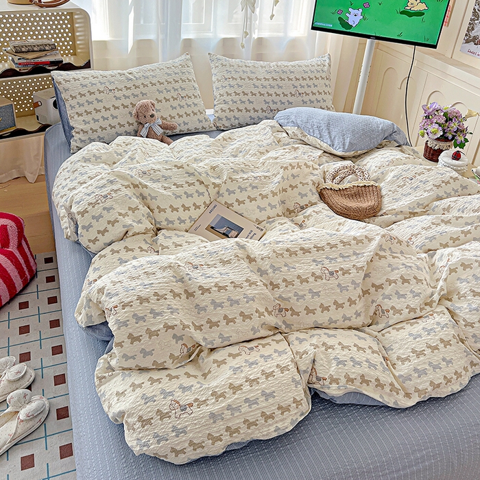 91家纺网 家纺一手货源 找家纺 一比一 2026春夏新款泡芙棉泡芙纱印花四件套-简单款 萌趣小马