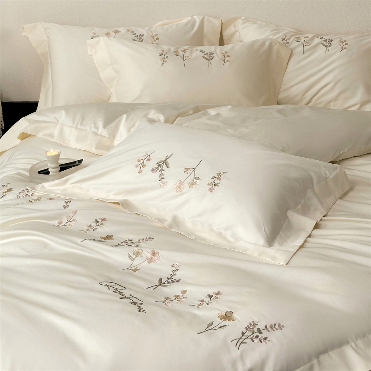 91家纺网 家纺一手货源 找家纺 泽西家纺+V17798841158发大图 2026新品刺绣50s双股全棉长绒棉纯棉宽边四件套-花有约 花有约-奶芋色