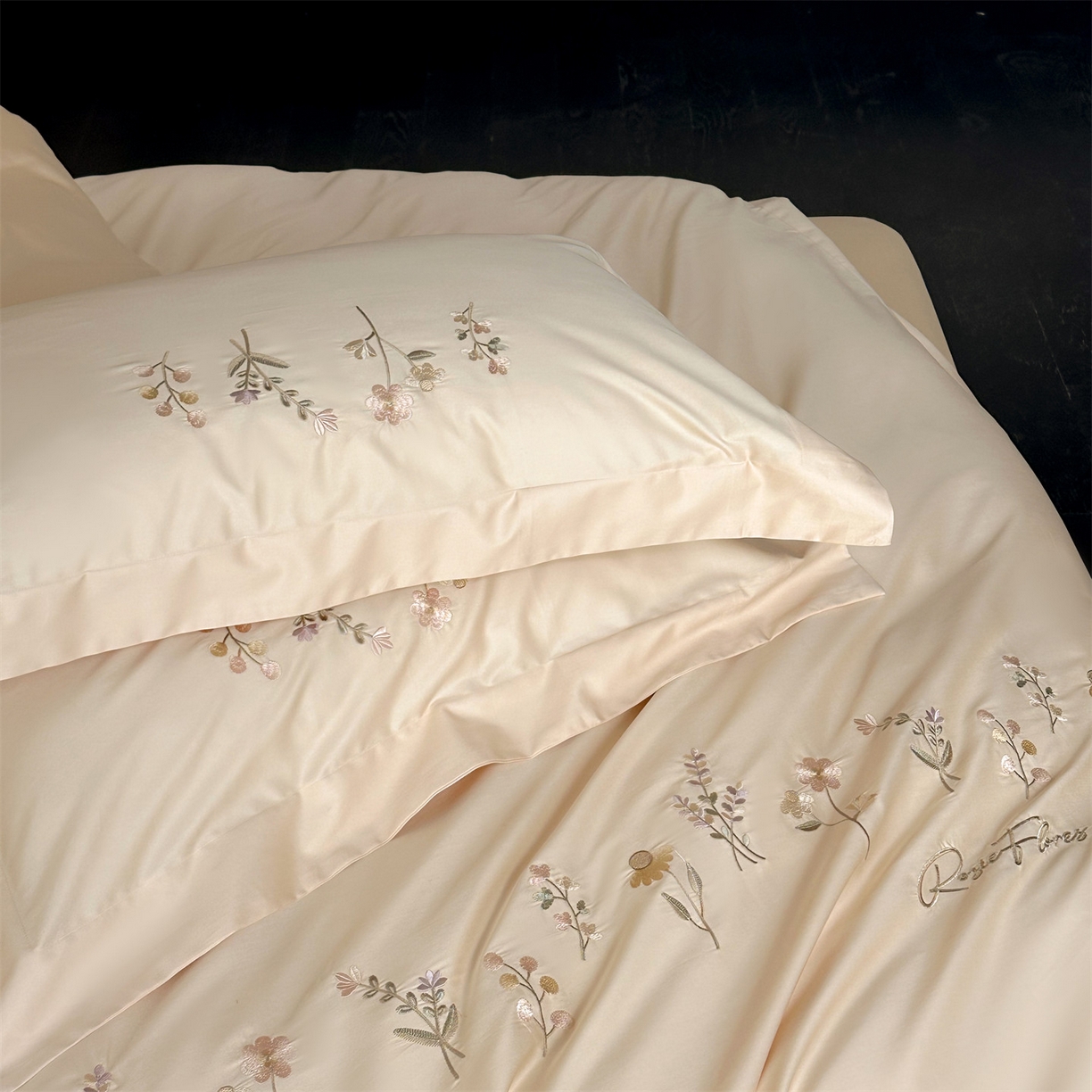 91家纺网 家纺一手货源 找家纺 泽西家纺+V17798841158发大图 2026新品刺绣50s双股全棉长绒棉纯棉宽边四件套-花有约 花有约-浅米驼