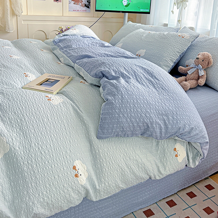 91家纺网 家纺一手货源 找家纺 一比一 2026春夏新款泡芙棉泡芙纱印花四件套-简单款 云朵泡芙