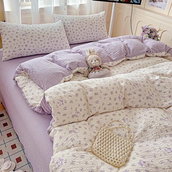 91家纺网 家纺一手货源 找家纺 一比一 2026春夏新款泡芙棉泡芙纱印花四件套-简单款 紫花萌兔