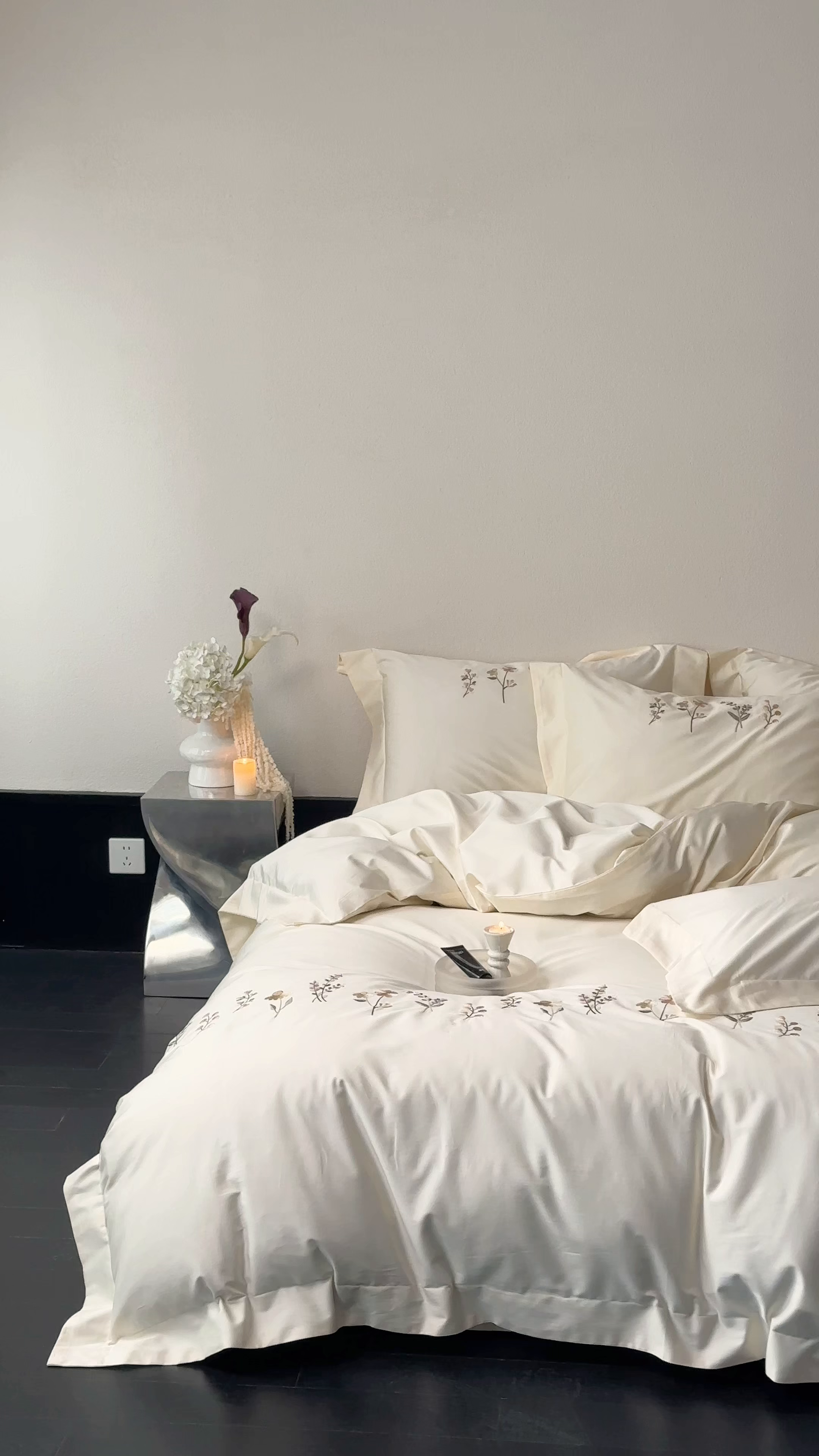 91家纺网 家纺一手货源 找家纺 泽西家纺+V17798841158发大图 2026新品刺绣50s双股全棉长绒棉纯棉宽边四件套-花有约 花有约-奶芋色