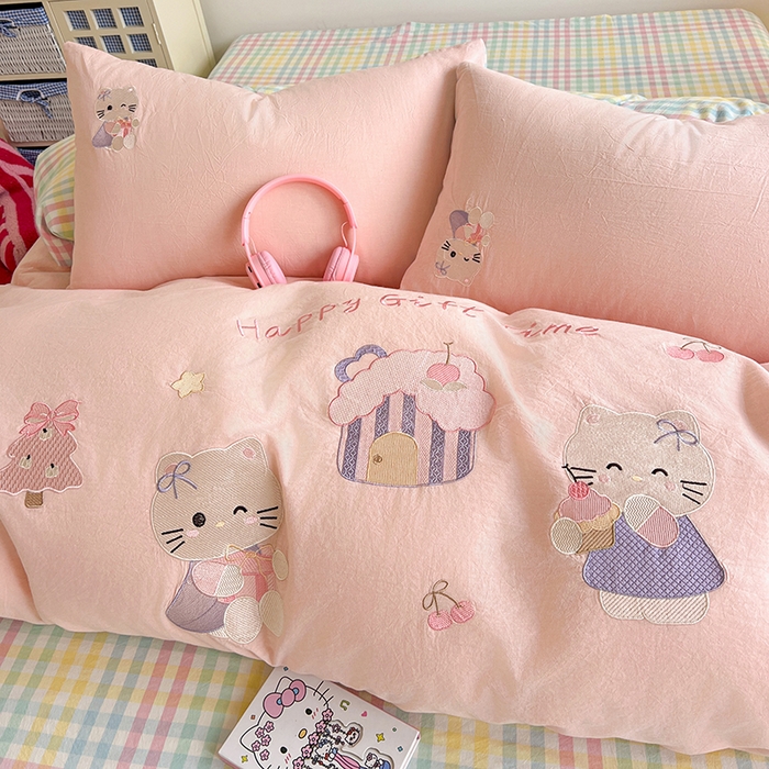 91家纺网 家纺一手货源 找家纺 （总）暖意家纺 2026新款全棉色织水洗棉绣花纯棉A类母婴级四件套- 可爱猫