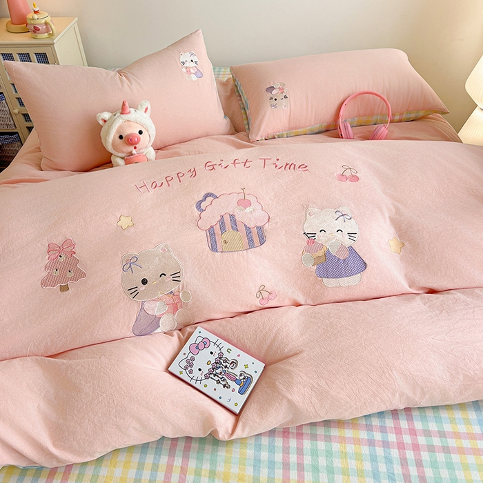 91家纺网 家纺一手货源 找家纺 （总）暖意家纺 2026新款全棉色织水洗棉绣花纯棉A类母婴级四件套- 可爱猫