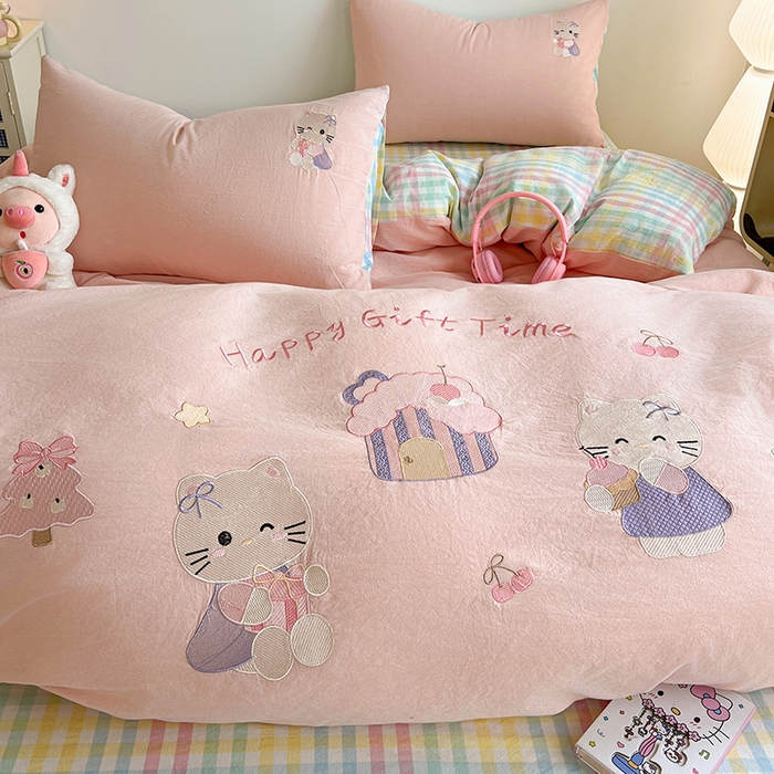 91家纺网 家纺一手货源 找家纺 （总）暖意家纺 2026新款全棉色织水洗棉绣花纯棉A类母婴级四件套- 可爱猫