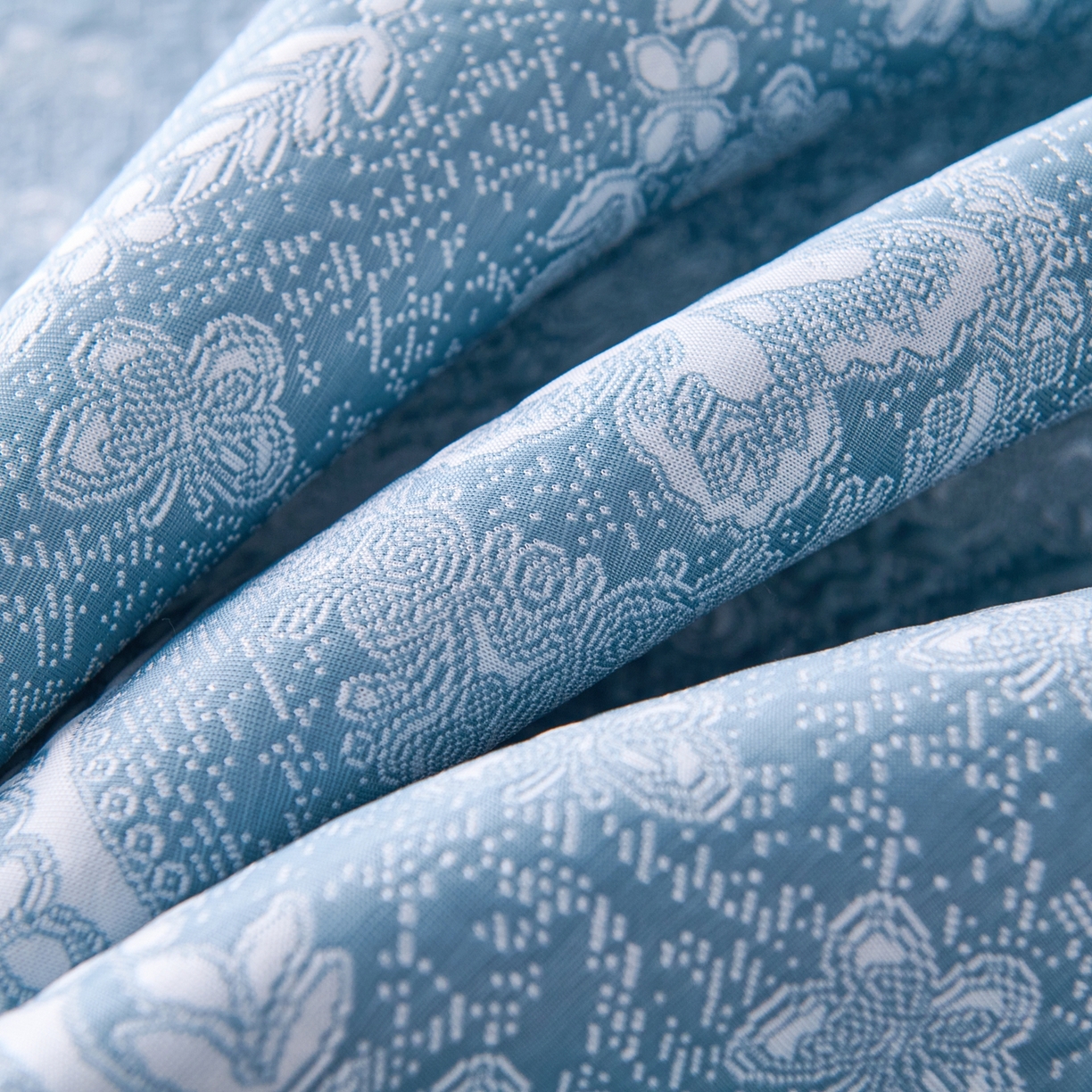 91家纺网 家纺一手货源 找家纺 席之家 2026新款PE乙纶冰豆豆双色提花床裙款三件套-蝶舞花间 蝶舞花间-冰蓝